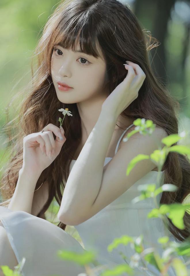 漫人物打扑克漫画 MBA智库ag真人平台第一游戏二次元动(图1)