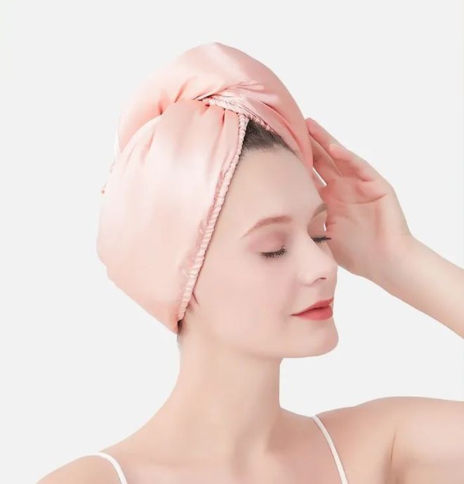 好？10分钟轻松养成女明星「绸缎发」AG真人百家乐洗完头自然风干还是吹干(图16)