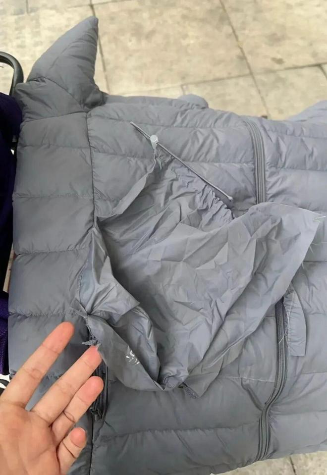 妈们个个杏林圣手心灵手巧具象化了！AG真人娱乐网址论给羽绒服续命妈(图12)