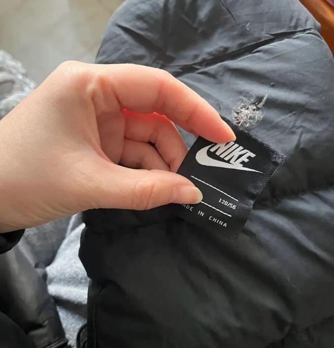 妈们个个杏林圣手心灵手巧具象化了！AG真人娱乐网址论给羽绒服续命妈(图10)