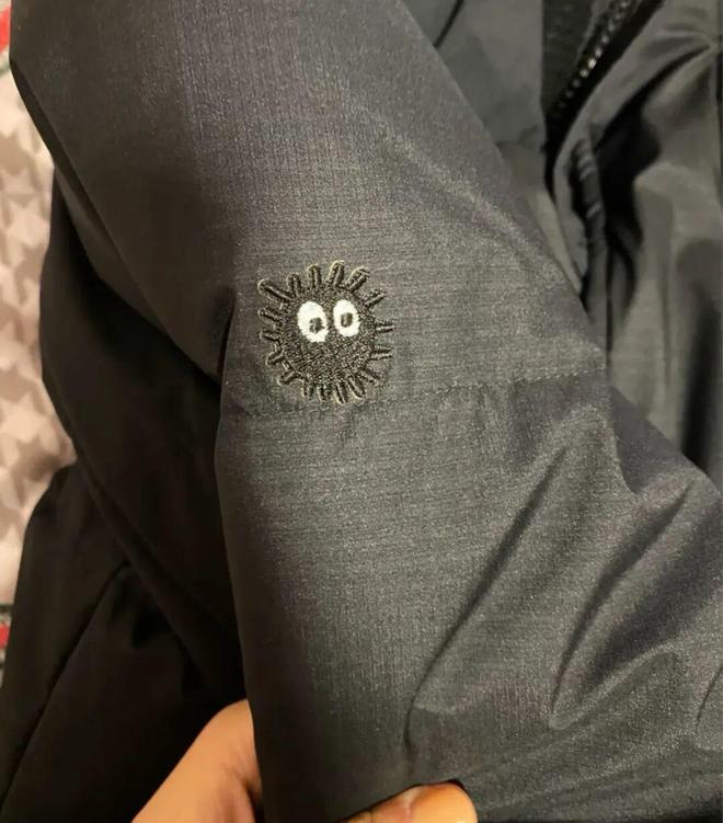 妈们个个杏林圣手心灵手巧具象化了！AG真人娱乐网址论给羽绒服续命妈(图11)