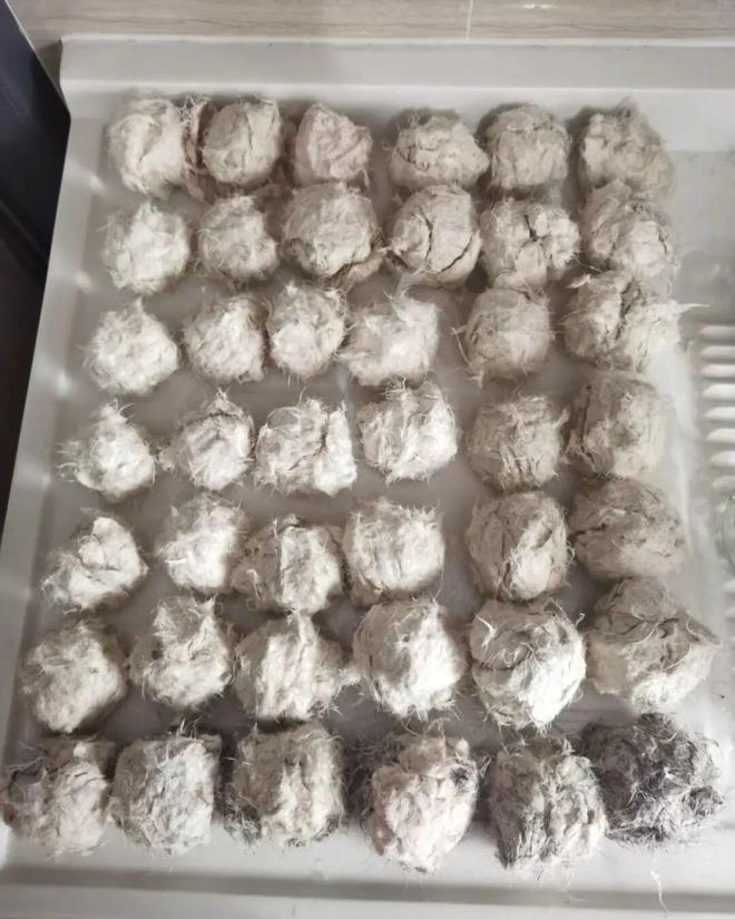 妈们个个杏林圣手心灵手巧具象化了！AG真人娱乐网址论给羽绒服续命妈(图27)